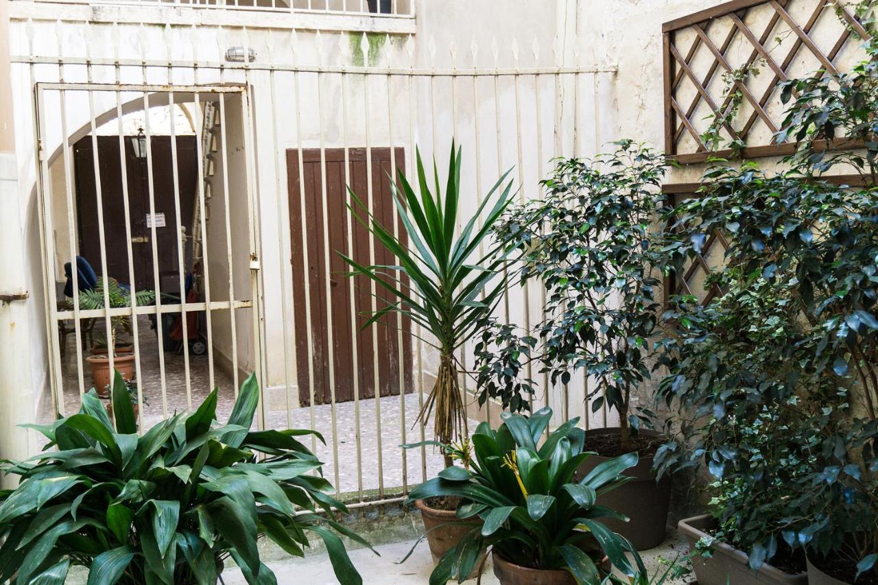 Donato Rooms Trani Exterior foto